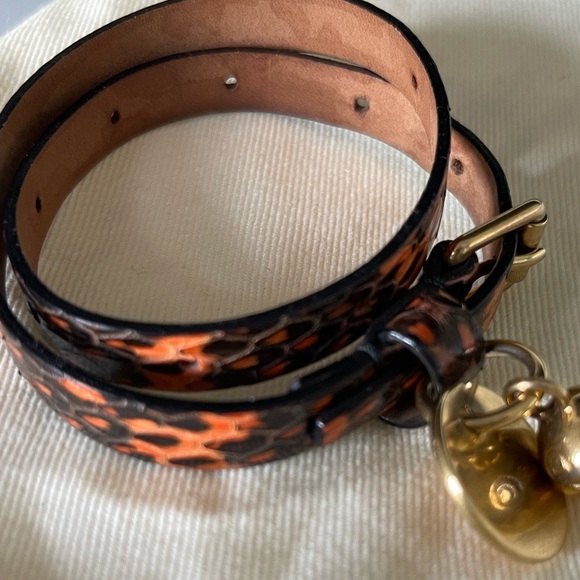 MOVING SALE: ALEXANDER MCQUEEN SKULL LEATHER DOUBLE WRAP BRACELET💀🧡 - Picture 4 of 16